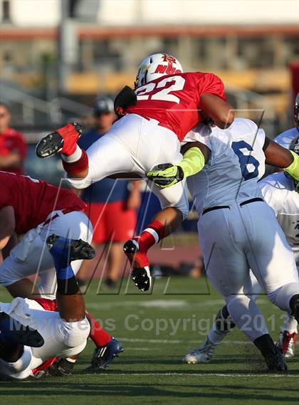 Thumbnail 3 in New Jersey vs. New York (All-Star Football Classic) photogallery.