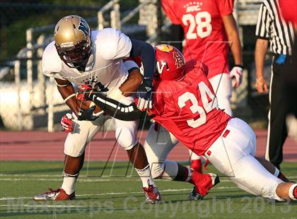 Thumbnail 2 in New Jersey vs. New York (All-Star Football Classic) photogallery.