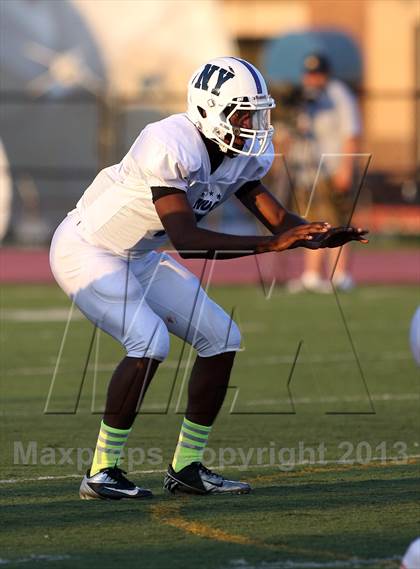Thumbnail 2 in New Jersey vs. New York (All-Star Football Classic) photogallery.