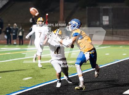 Thumbnail 1 in Gilroy vs. Menlo School (CIF CCS D5 Final) photogallery.