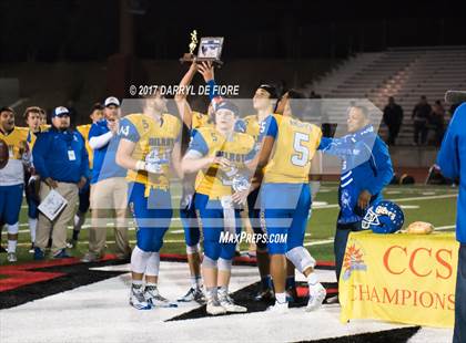 Thumbnail 3 in Gilroy vs. Menlo School (CIF CCS D5 Final) photogallery.