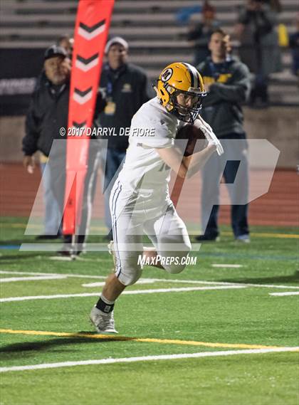 Thumbnail 2 in Gilroy vs. Menlo School (CIF CCS D5 Final) photogallery.
