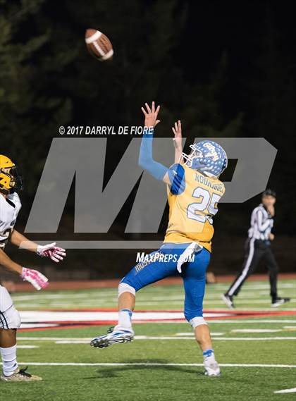 Thumbnail 2 in Gilroy vs. Menlo School (CIF CCS D5 Final) photogallery.
