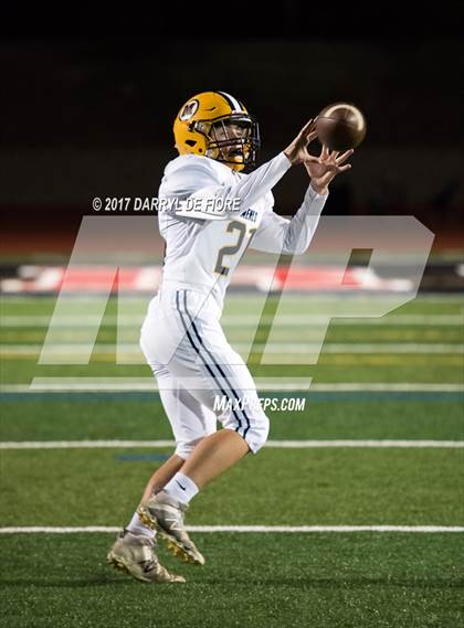 Thumbnail 2 in Gilroy vs. Menlo School (CIF CCS D5 Final) photogallery.