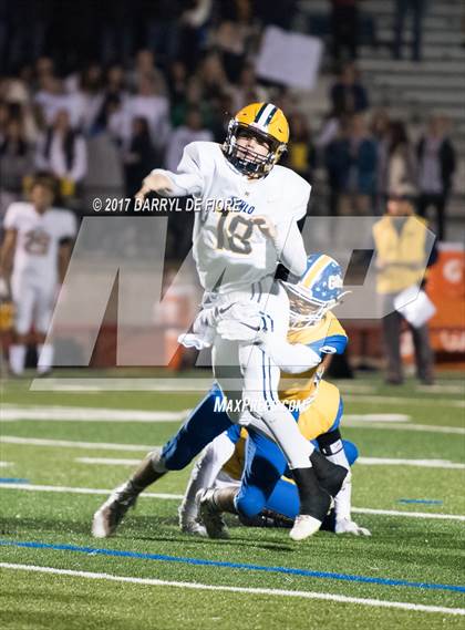 Thumbnail 2 in Gilroy vs. Menlo School (CIF CCS D5 Final) photogallery.