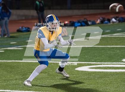 Thumbnail 2 in Gilroy vs. Menlo School (CIF CCS D5 Final) photogallery.