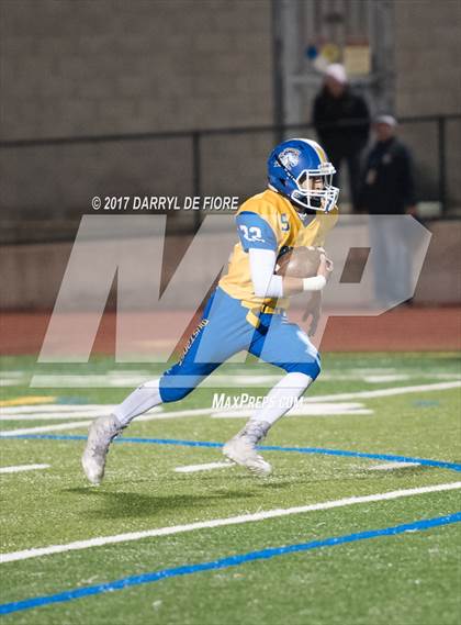 Thumbnail 2 in Gilroy vs. Menlo School (CIF CCS D5 Final) photogallery.