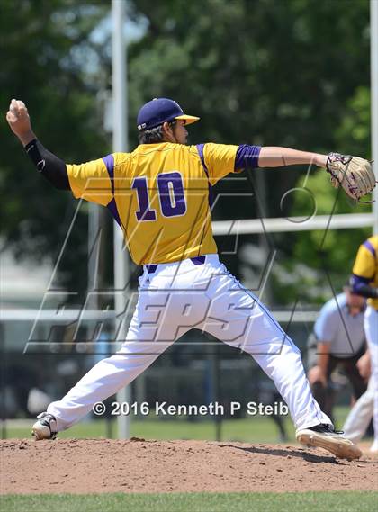 Thumbnail 1 in Lutcher @ Brusly (LHSAA 3A Quarterfinal G2) photogallery.