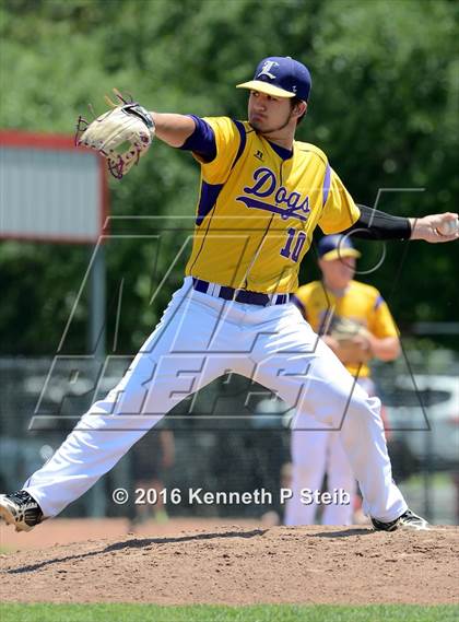 Thumbnail 3 in Lutcher @ Brusly (LHSAA 3A Quarterfinal G2) photogallery.