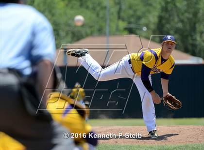 Thumbnail 3 in Lutcher @ Brusly (LHSAA 3A Quarterfinal G2) photogallery.