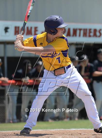 Thumbnail 1 in Lutcher @ Brusly (LHSAA 3A Quarterfinal G2) photogallery.