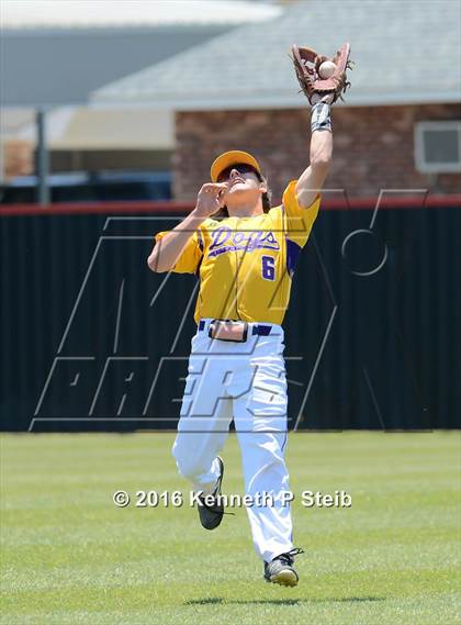 Thumbnail 1 in Lutcher @ Brusly (LHSAA 3A Quarterfinal G2) photogallery.