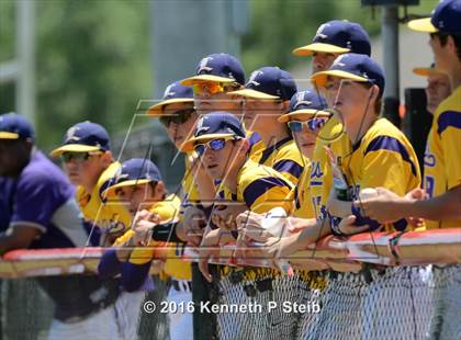 Thumbnail 3 in Lutcher @ Brusly (LHSAA 3A Quarterfinal G2) photogallery.
