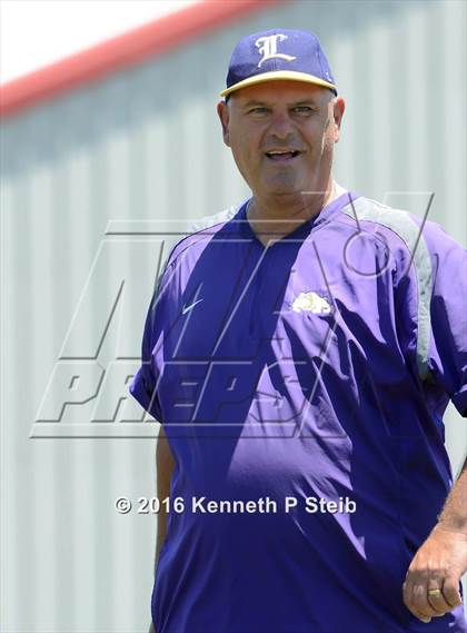 Thumbnail 3 in Lutcher @ Brusly (LHSAA 3A Quarterfinal G2) photogallery.