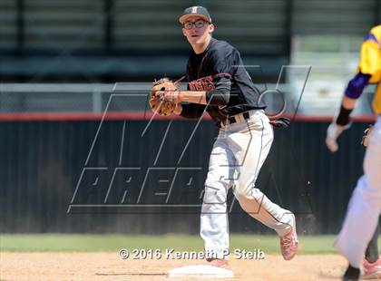 Thumbnail 1 in Lutcher @ Brusly (LHSAA 3A Quarterfinal G2) photogallery.