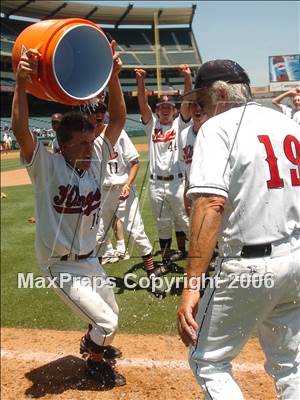 Thumbnail 2 in Palos Verdes vs. El Segundo (D4 Section Final) photogallery.