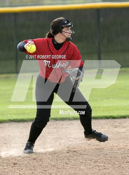 Thumbnail 3 in Kettle Moraine @ Muskego photogallery.