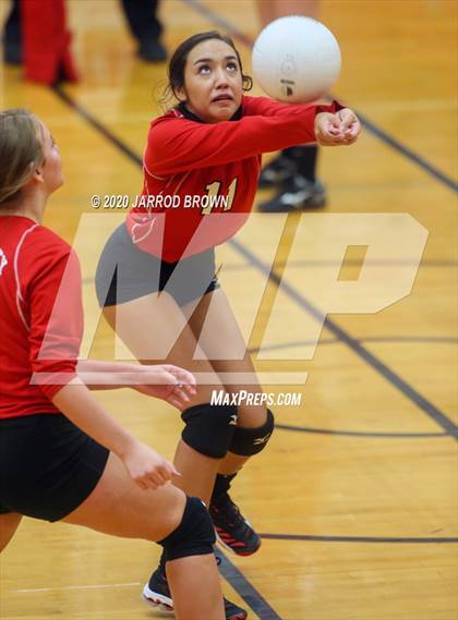 Thumbnail 1 in Bridge City vs. Lumberton photogallery.