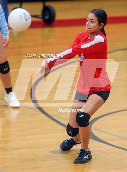 Thumbnail 1 in Bridge City vs. Lumberton photogallery.