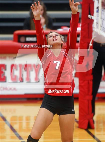 Thumbnail 1 in Bridge City vs. Lumberton photogallery.