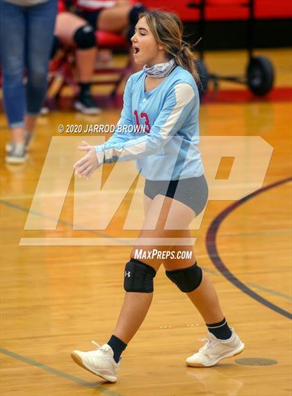 Thumbnail 3 in Bridge City vs. Lumberton photogallery.