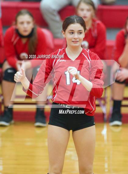 Thumbnail 1 in Bridge City vs. Lumberton photogallery.