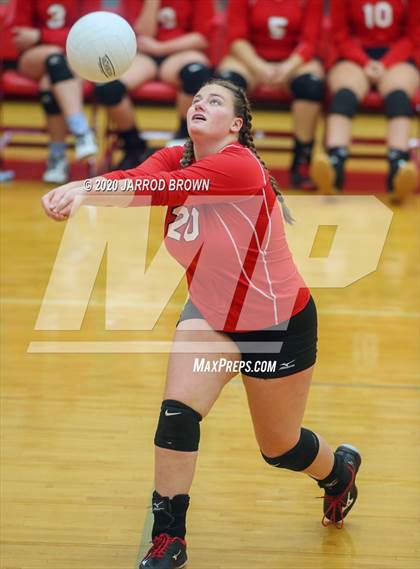 Thumbnail 1 in Bridge City vs. Lumberton photogallery.