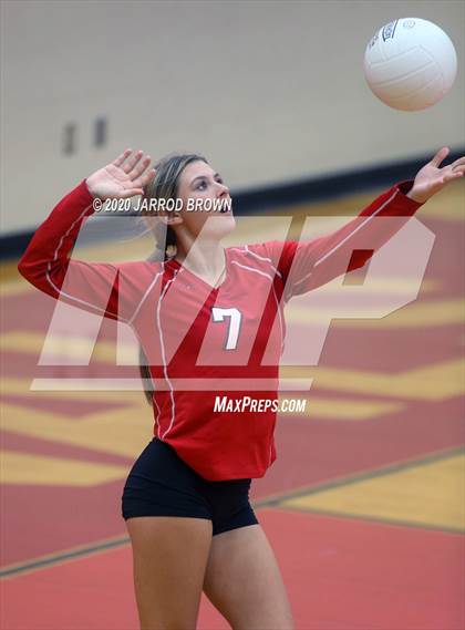 Thumbnail 1 in Bridge City vs. Lumberton photogallery.