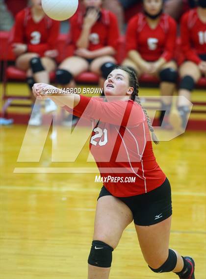 Thumbnail 2 in Bridge City vs. Lumberton photogallery.