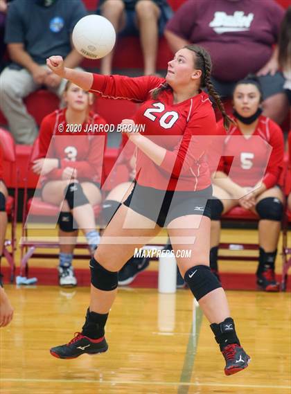 Thumbnail 3 in Bridge City vs. Lumberton photogallery.