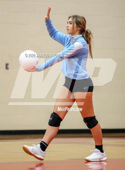 Thumbnail 1 in Bridge City vs. Lumberton photogallery.