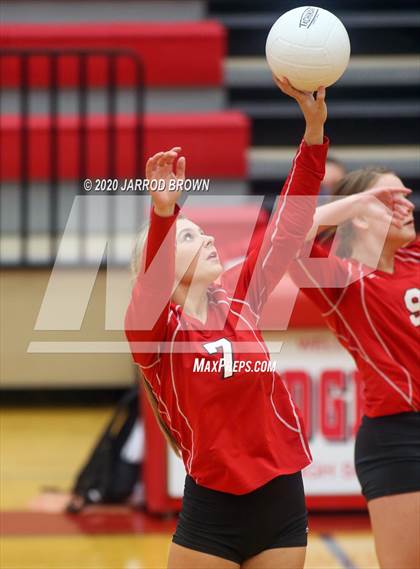 Thumbnail 3 in Bridge City vs. Lumberton photogallery.