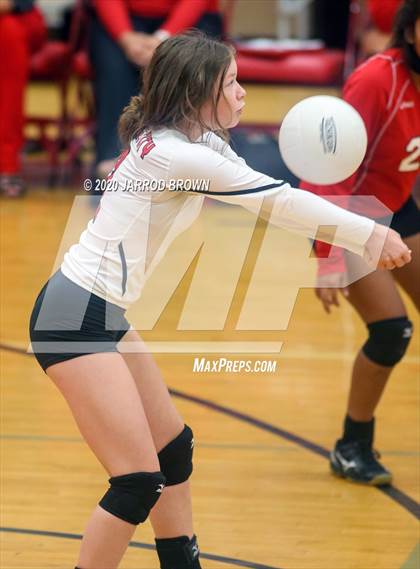 Thumbnail 3 in Bridge City vs. Lumberton photogallery.
