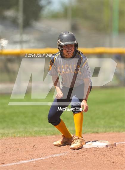 Thumbnail 2 in Boulder City vs. Fernley (NIAA 3A State Winners Semifinal) photogallery.