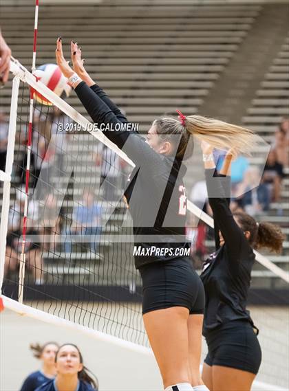 Thumbnail 2 in Churchill vs Johnson photogallery.