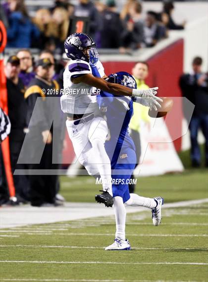 Thumbnail 2 in North Little Rock vs. Fayetteville (AAA 7A Final) photogallery.