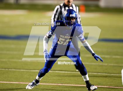 Thumbnail 2 in North Little Rock vs. Fayetteville (AAA 7A Final) photogallery.