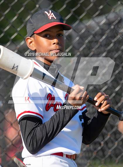 Thumbnail 1 in Washington Heights Expeditionary vs. Van Arsdale (PSAL Section 12 AA Round 1) photogallery.