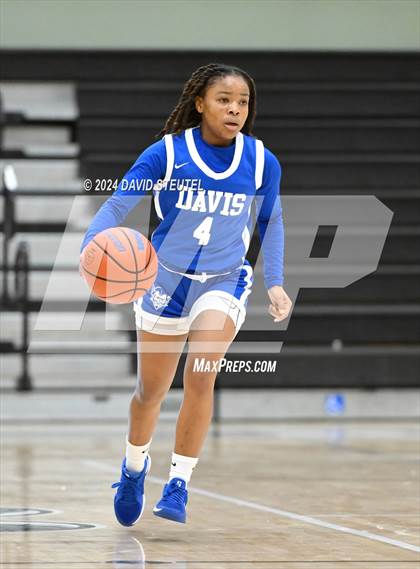 Thumbnail 2 in Davis Sr. vs. St. Mary's (Steve Cauchi Ram Jam) photogallery.