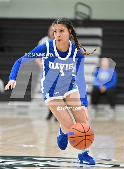 Thumbnail 2 in Davis Sr. vs. St. Mary's (Steve Cauchi Ram Jam) photogallery.