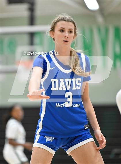 Thumbnail 2 in Davis Sr. vs. St. Mary's (Steve Cauchi Ram Jam) photogallery.