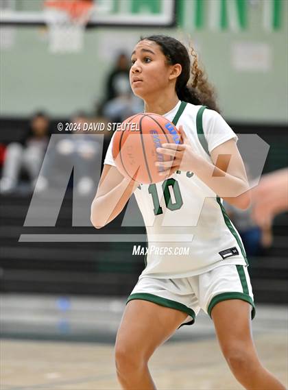 Thumbnail 2 in Davis Sr. vs. St. Mary's (Steve Cauchi Ram Jam) photogallery.