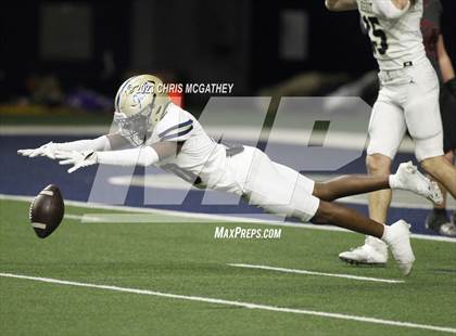 Thumbnail 1 in Dallas Jesuit vs Coppell (UIL Football Class 6A Division II Region 1 Area) photogallery.