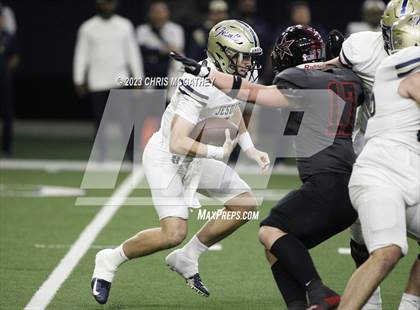 Thumbnail 3 in Dallas Jesuit vs Coppell (UIL Football Class 6A Division II Region 1 Area) photogallery.