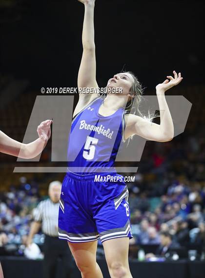 Thumbnail 2 in Highlands Ranch vs Broomfield (CHSAA 5A Great 8) photogallery.