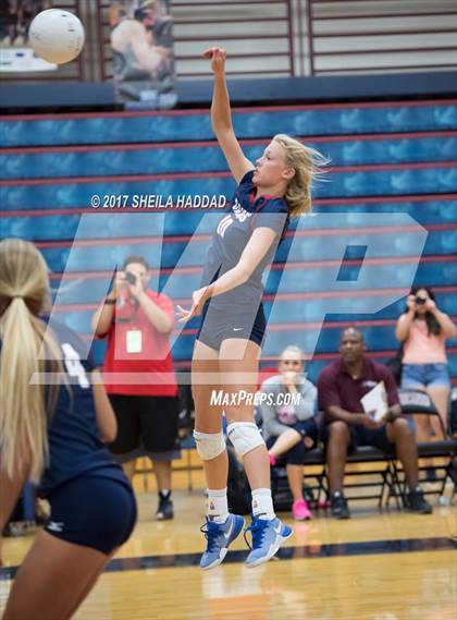 Thumbnail 1 in Sunlake @ Palm Harbor University photogallery.