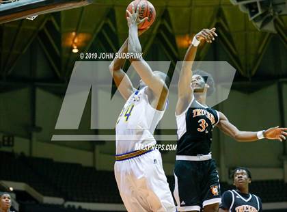 Thumbnail 2 in Churchland vs Phoebus  (Iverson Holiday Crossover Showcase) photogallery.