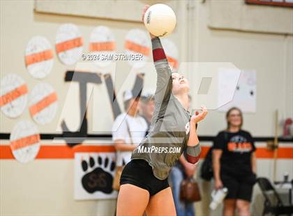 Thumbnail 3 in Calaveras @ Summerville photogallery.