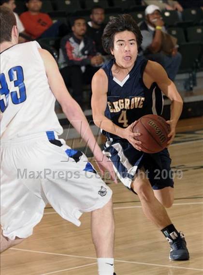 Thumbnail 1 in Capital Christian vs. Elk Grove (Hoops Classic 2009) photogallery.