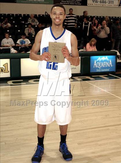 Thumbnail 1 in Capital Christian vs. Elk Grove (Hoops Classic 2009) photogallery.